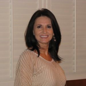 Meet your Posher, Lorie